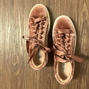 STEVE MADDEN 6.5 B VOLURE SNEAKERS! DUSTY ROSE! Excellent Condition!